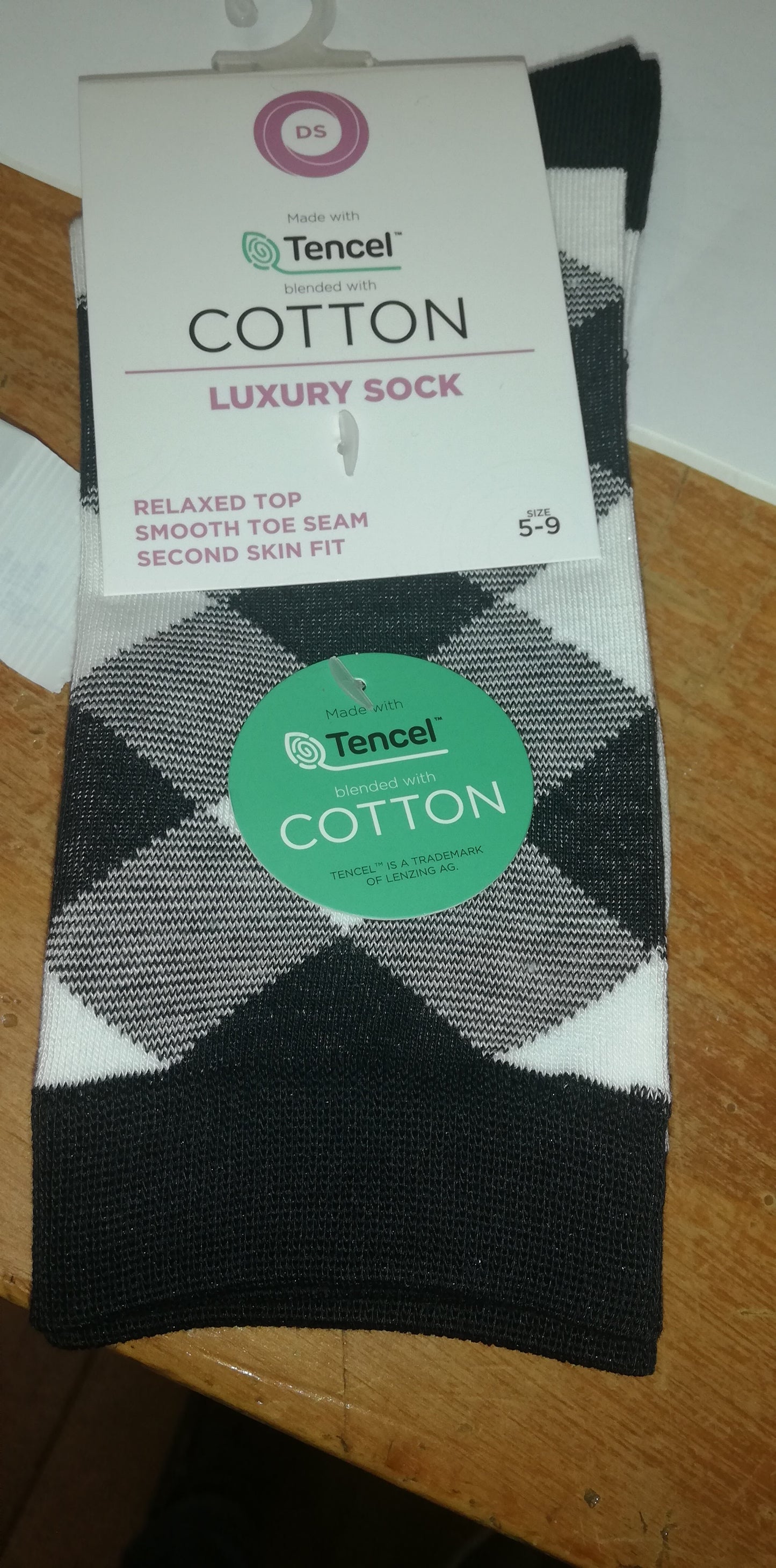 DS - Tencel Cotton Criss Cross Gingham Sock
